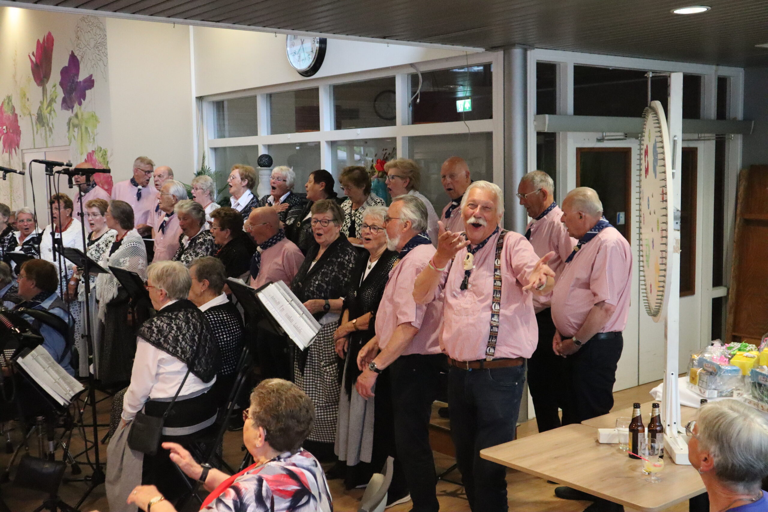 henny zingt enthousiast henny zingt enthousiast