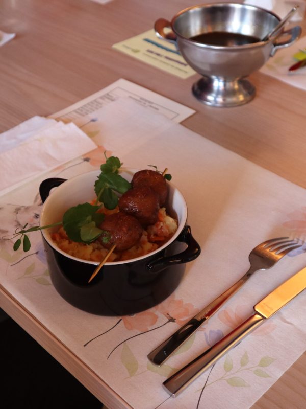 het bakje met eten